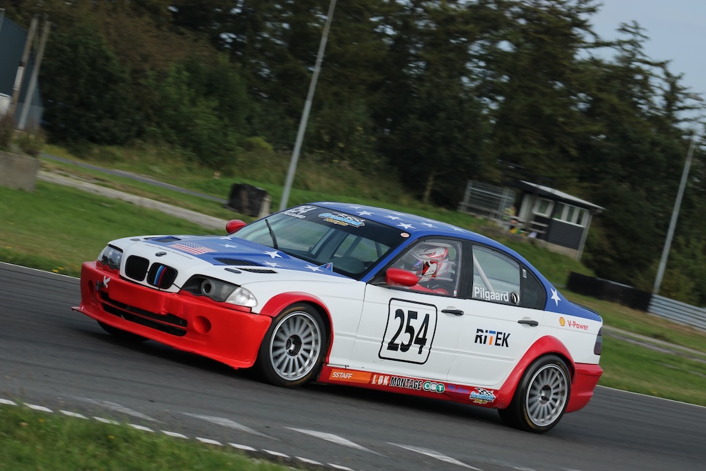 Casper Pilgaard i BMW 320i
(Foto: Motorsporten.dk)